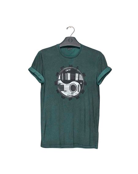 Camiseta-verde-estampa-inspirada-nas-bandas-do-rock-nacional-anos-80